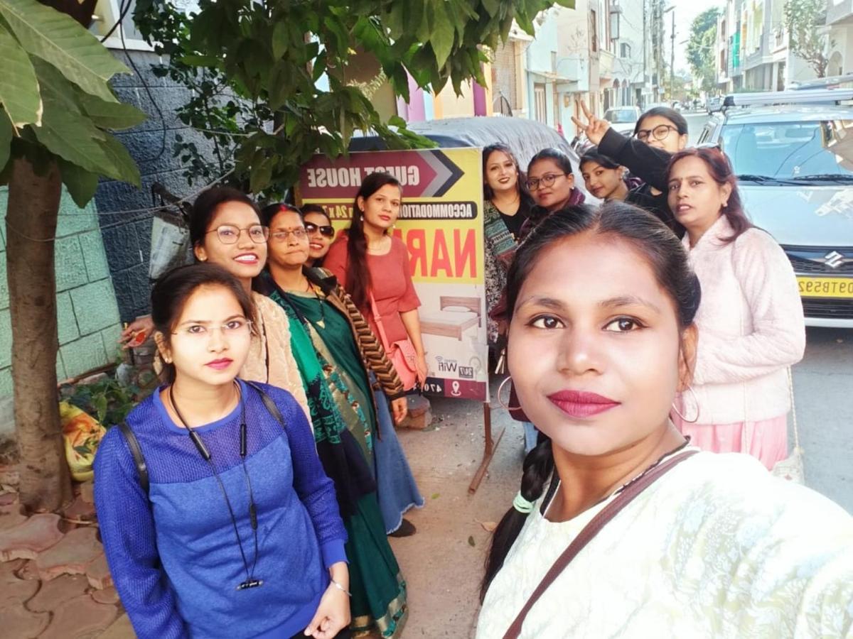 Narmada Guest House Indore Luaran gambar